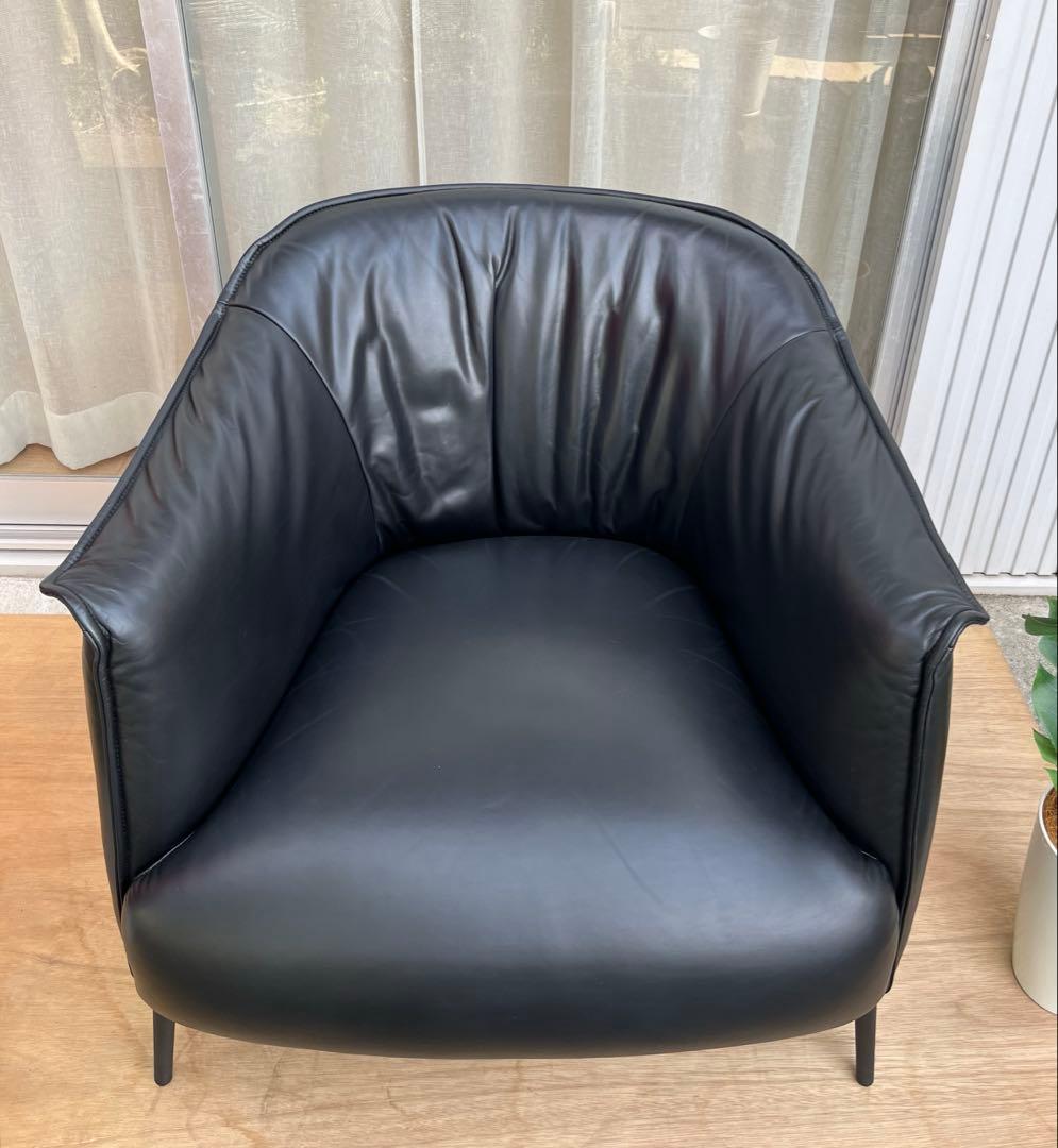 モダンスタイル　ラウンジチェア　① 本革張り　ミッドセンチュリー　シングルソファ