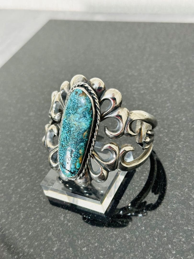 NAVAJO ナバホ モーガン ビッグターコイズ  サンドキャストワイドバングル