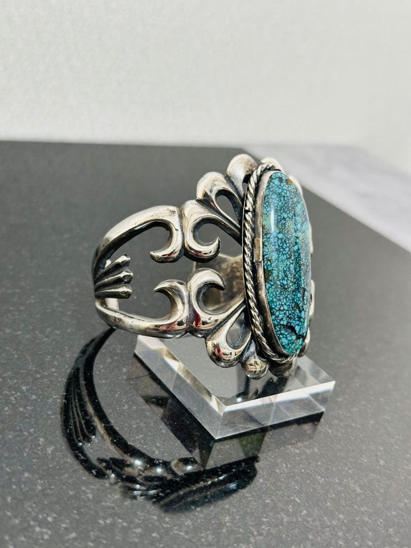 NAVAJO ナバホ モーガン ビッグターコイズ  サンドキャストワイドバングル