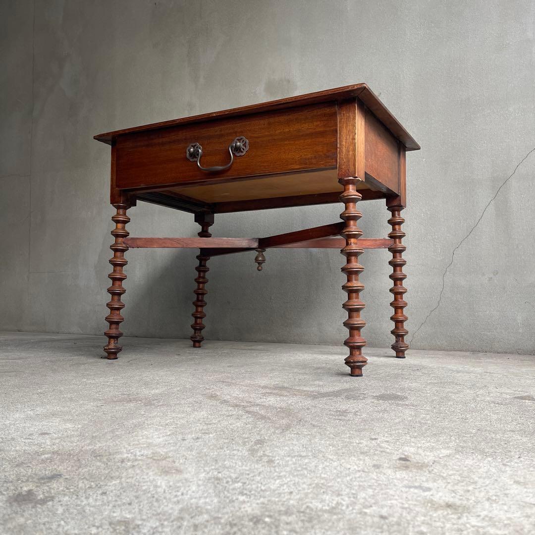 英国アンティーク　ナイトテーブル