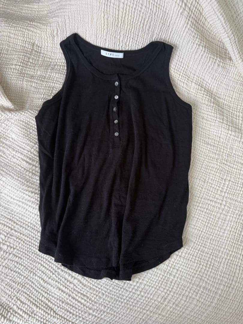 ETRE TOKYO ヘンリーネックエアリータンクトップ　ブラック