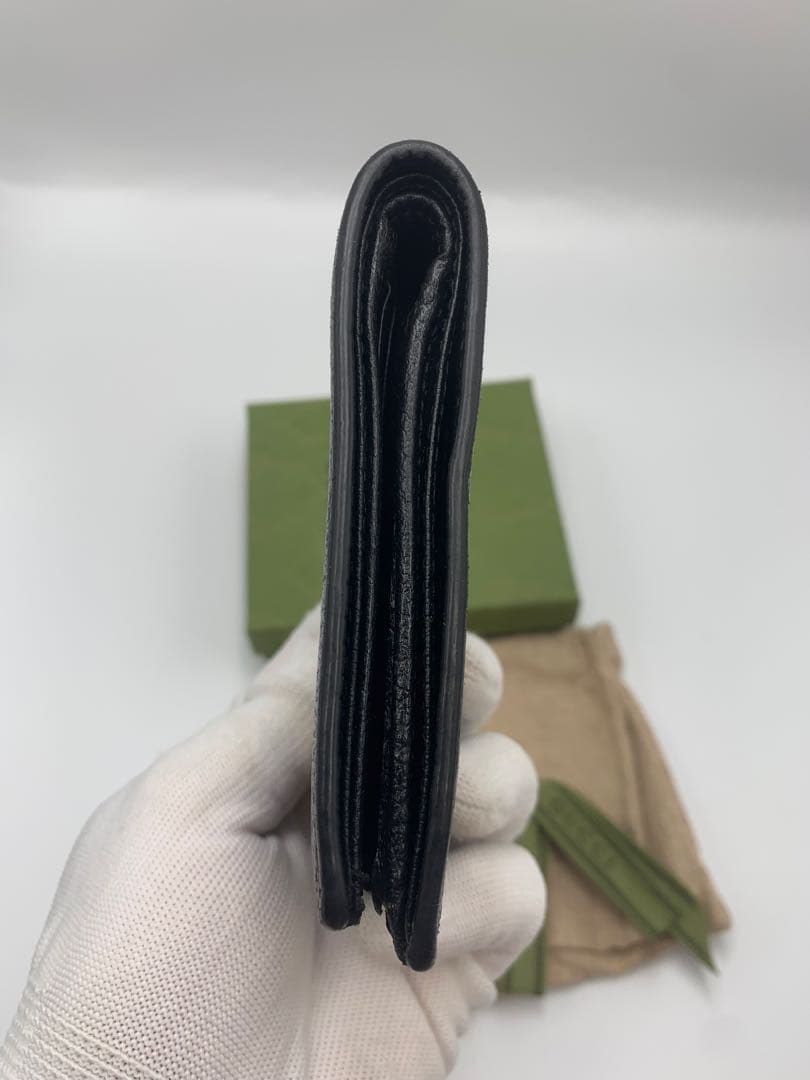 【美品】グッチ 二つ折り財布 アニマリエ ビー レザー ゴールド金具 P55