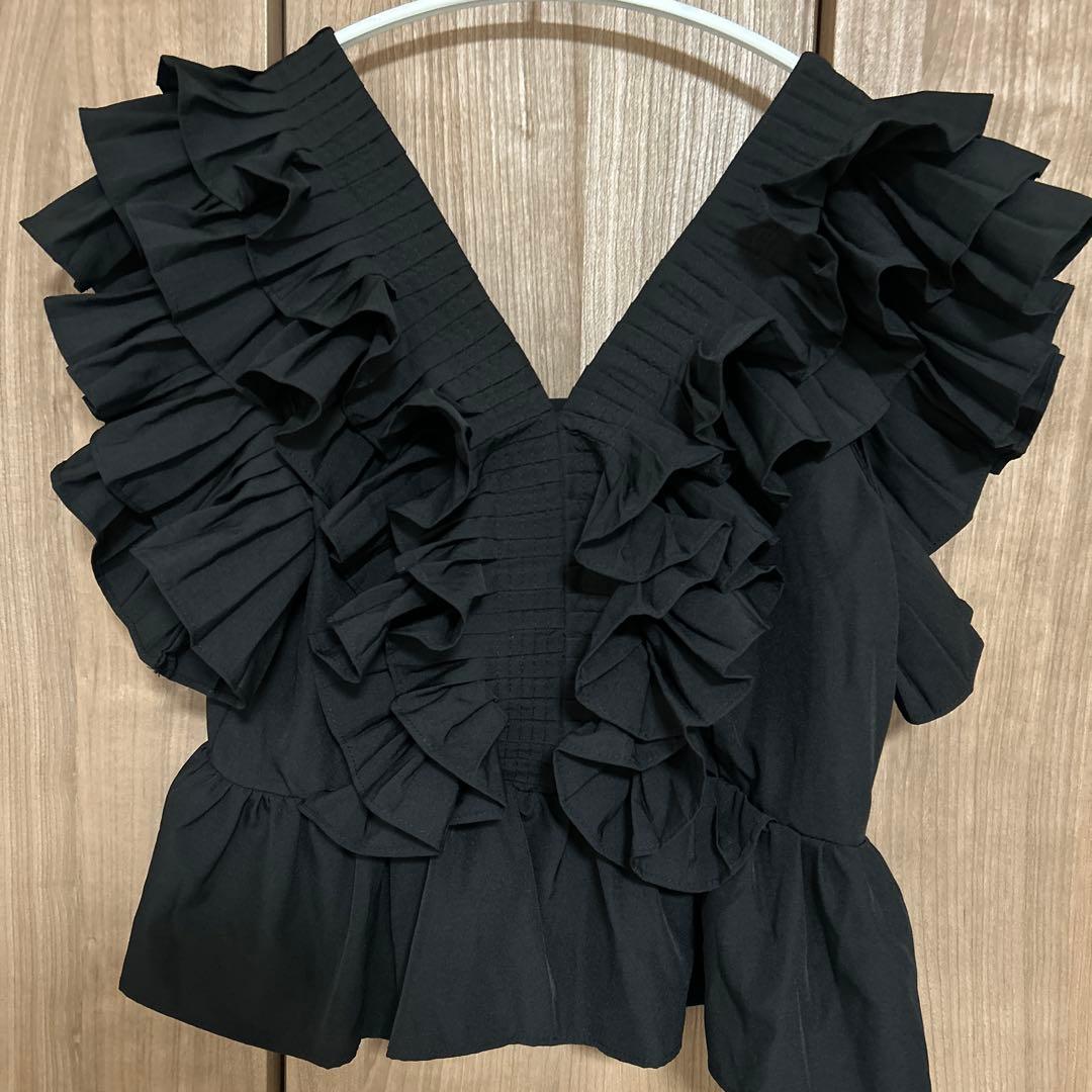 AMOMMA アモマ　RAFFLE FRILL TOPS ラッフルフリルトップス