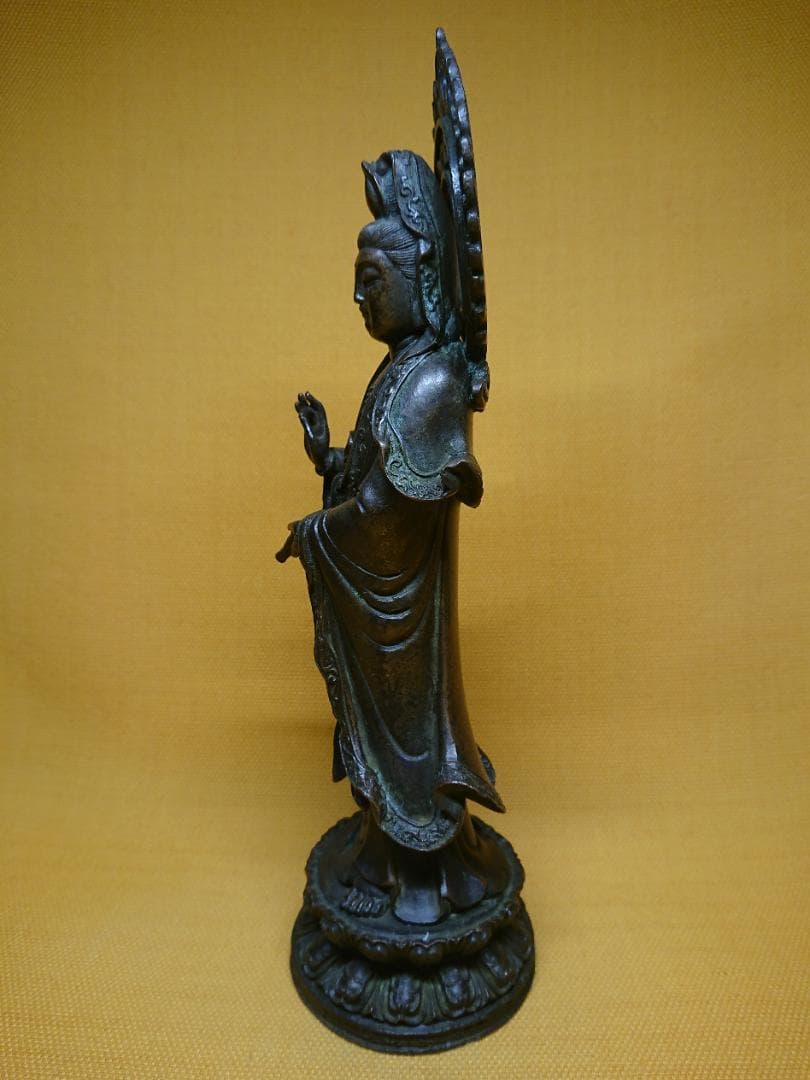 【美品】仏教美術　観音　仏像　銅製　置物　インテリア　工芸品　美術品　A1228