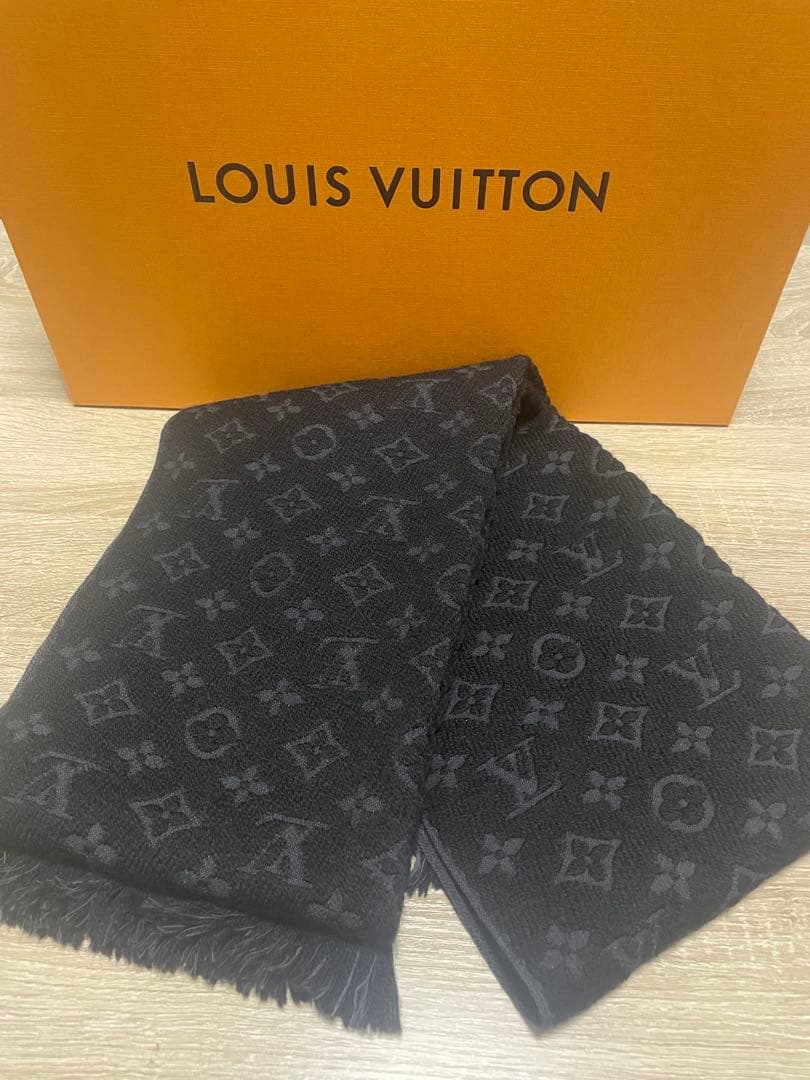 LOUIS VUITTON 「マフラーモノグラム クラシック」 M70520