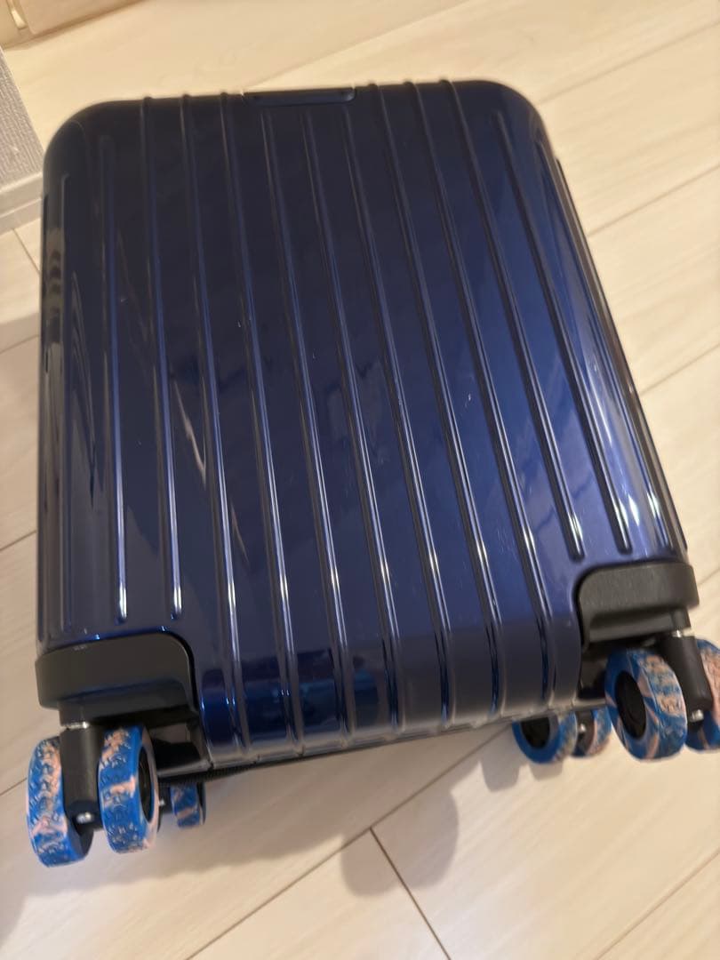 RIMOWA リモワ キャリーケース エッセンシャルライトTSAロック 22L
