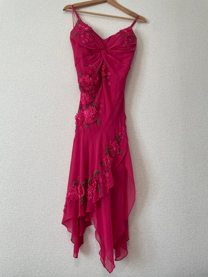 【美品】100%シルク ドレス 刺繍あり　パーティーやイベントでとても栄える！