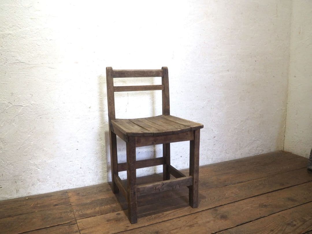 1294 ヴィンテージ　レトロな木製チェア　椅子　イス　学校　古家具　古道具