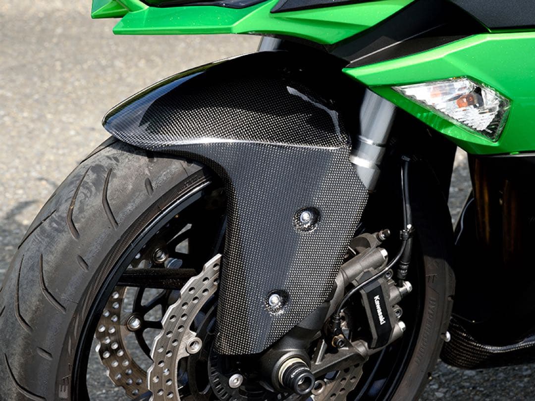 マジカルレーシング　綾織カーボンFフェンダー　NINJA1000 ２０１９年