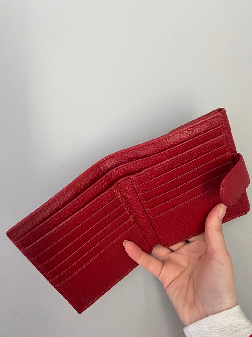 GUCCI 赤 レザー 二つ折り財布