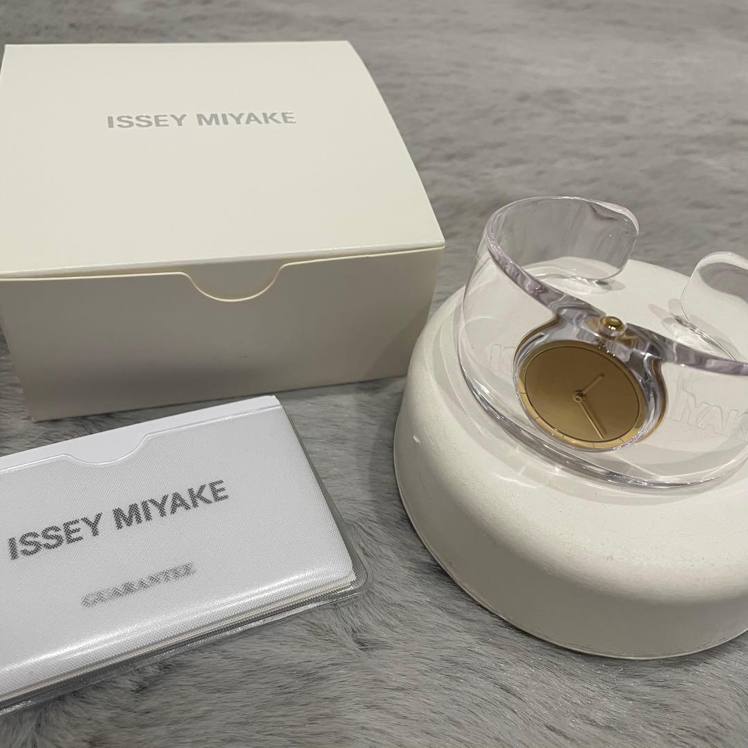 ISSEY MIYAKE クリアウォッチ【限定色】