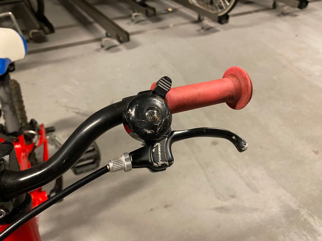 【ヨツバサイクル14】ヒーローレッド　スタンド付