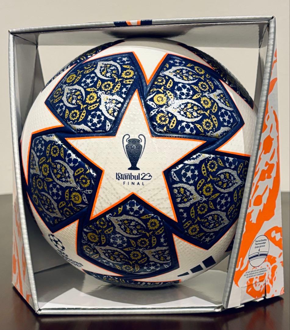 アディダス サッカーボール Istanbul 22 ５号球