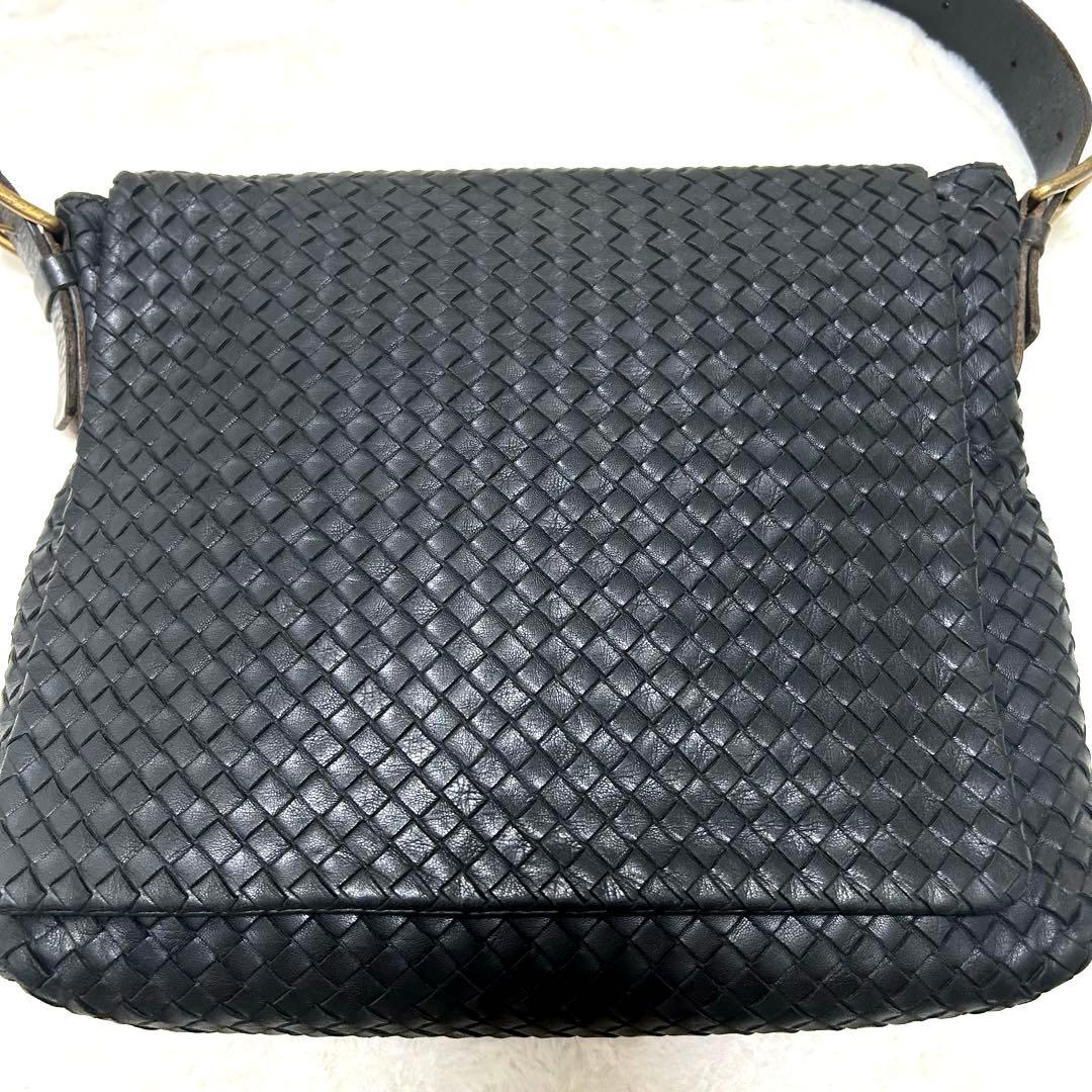 【美品】ボッテガヴェネタ イントレチャート メッセンジャーバッグ ブラック