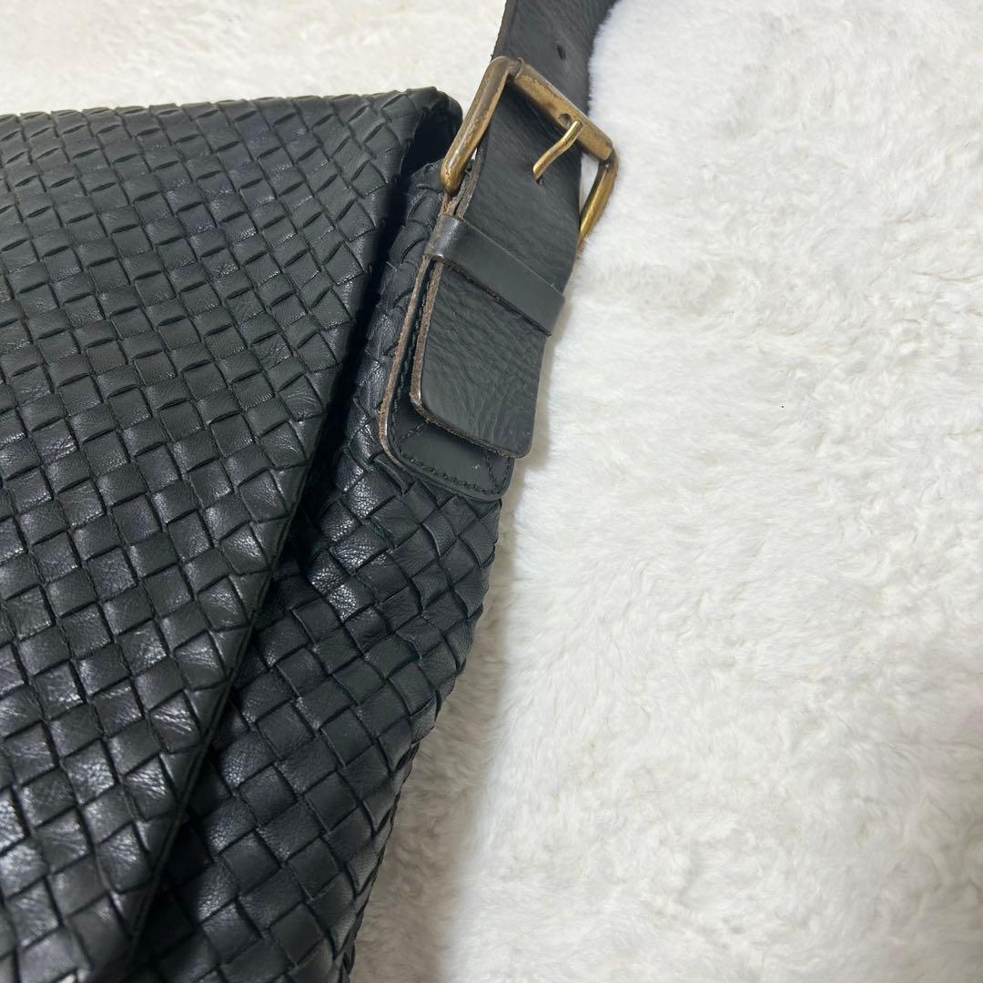 【美品】ボッテガヴェネタ イントレチャート メッセンジャーバッグ ブラック