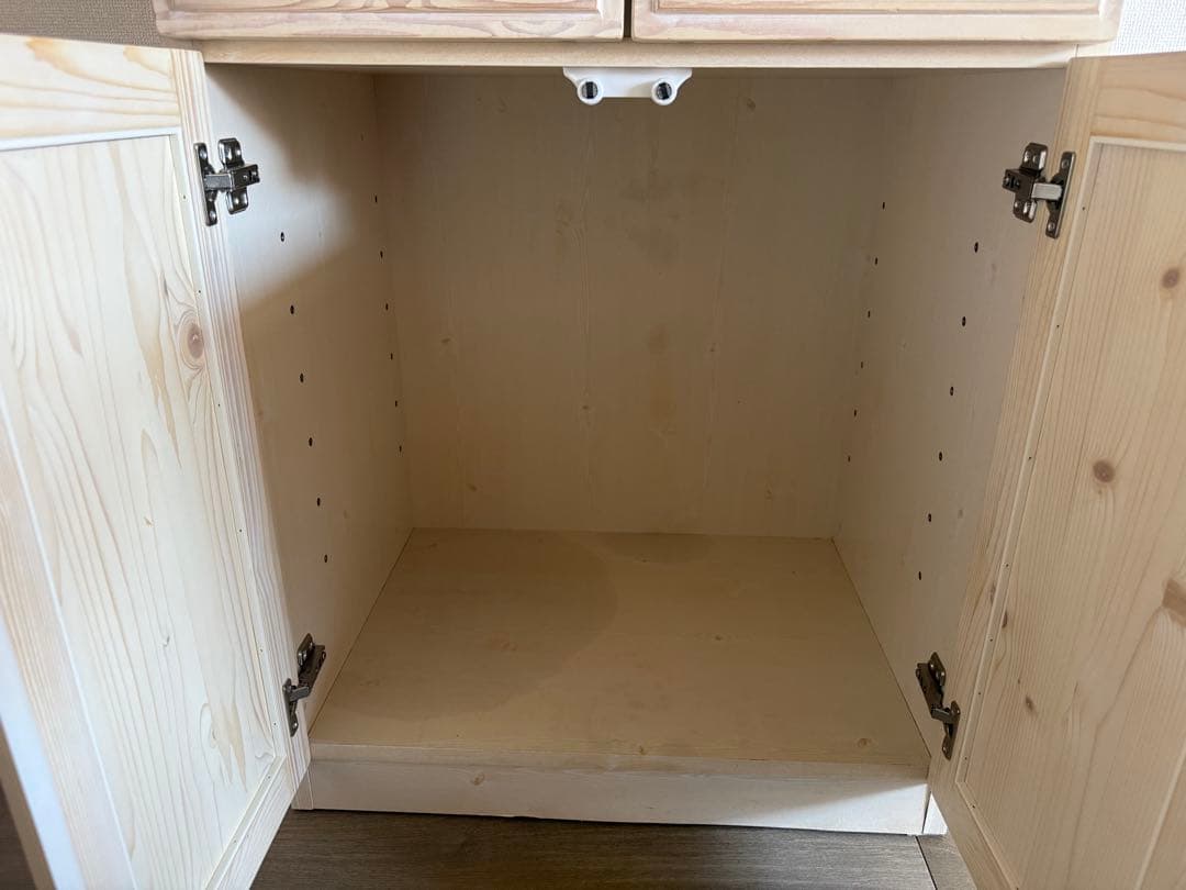 ニトリ 食器棚 幅60cm 引取り限定／上下分割／シミ2か所あり