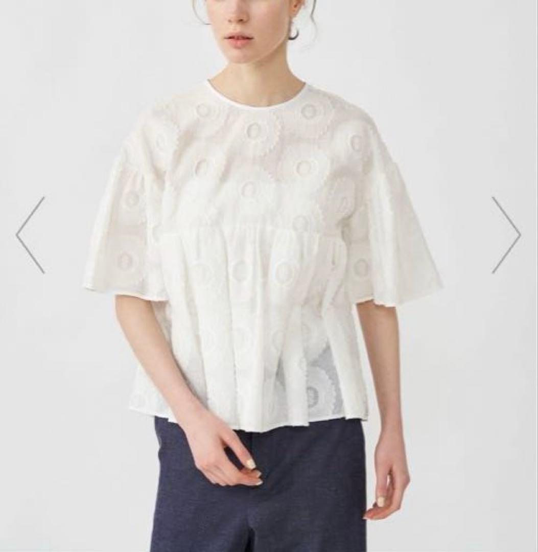 美品　トゥモローランド サンフラワージャカードラッフルスリーブブラウス