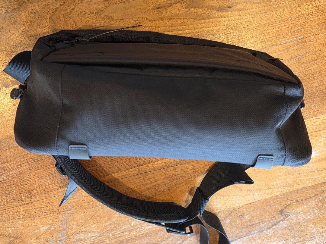 バッグ BLACK EMBER The Grip Sling