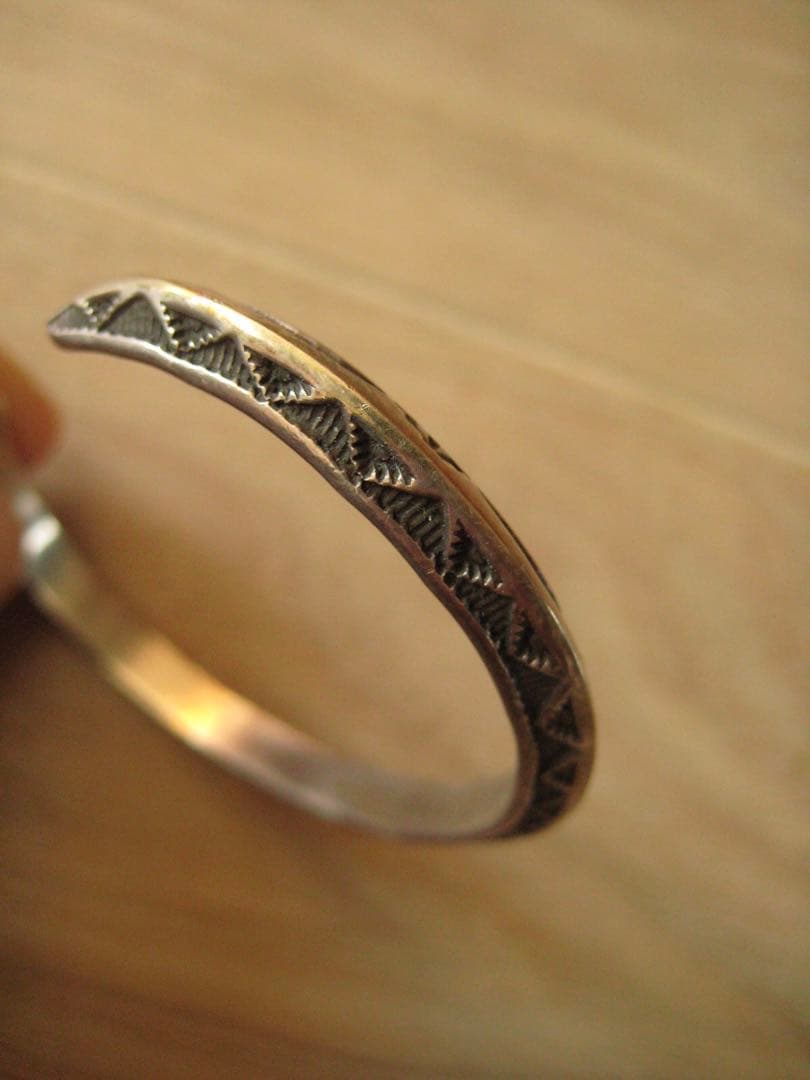 インディアンジュエリー Darrell Cadman バングル 美品