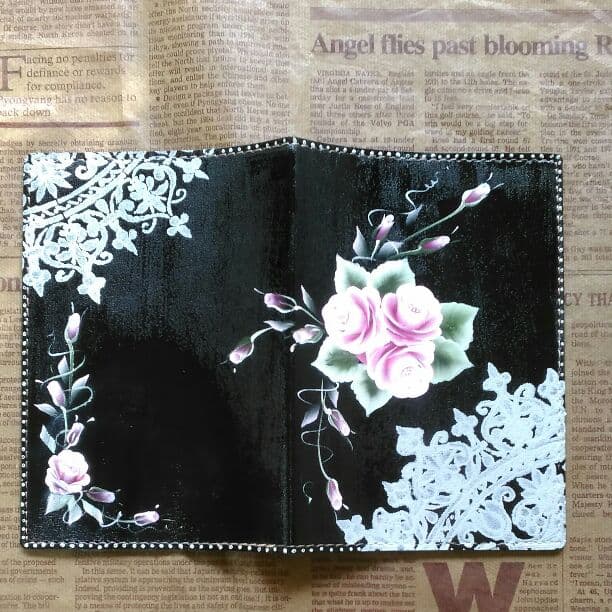 トールペイント　お売約済み❤薬手帳カバー黒×ピンク