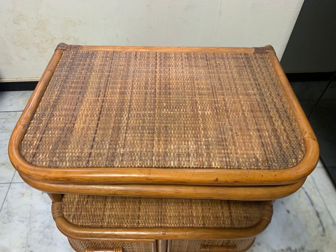 昭和レトロ★キャスター付きラタンのテレビ台　天板回転式で便利　籐　テレビ台