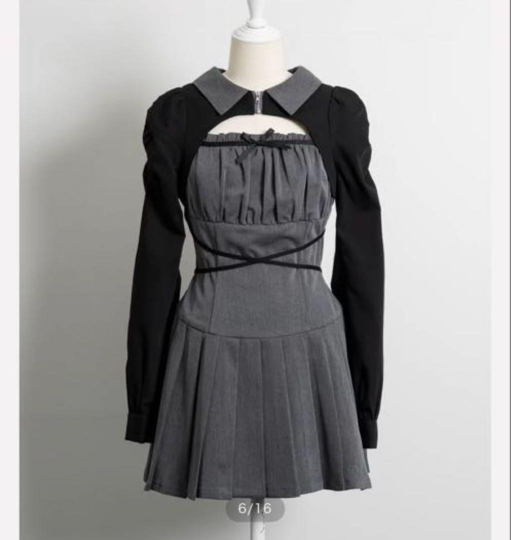 【新品】pium カットアウトレイヤードプリーツミニワンピ チャコール