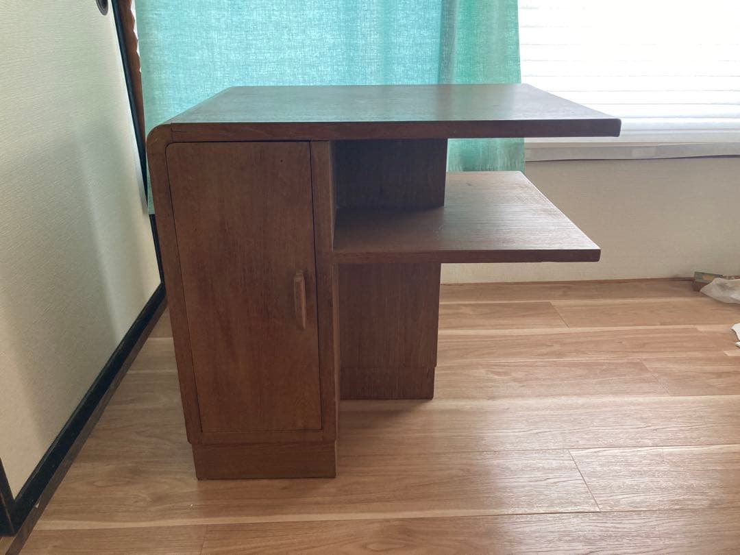 木製サイドテーブル 棚、扉付き ブラウン