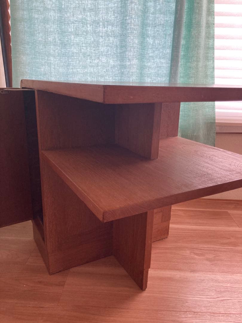 木製サイドテーブル 棚、扉付き ブラウン