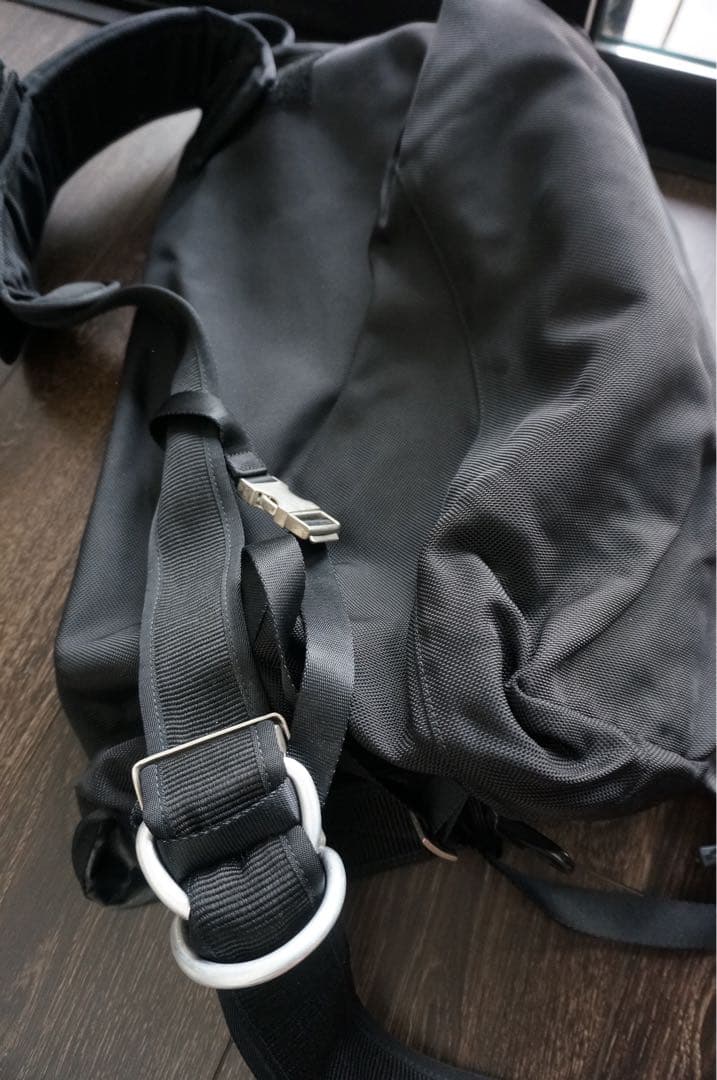 ロリンザ　rorinza　メッセンジャーバッグ　M ボディバッグ