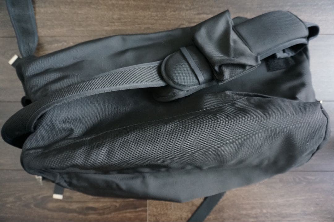 ロリンザ　rorinza　メッセンジャーバッグ　M ボディバッグ