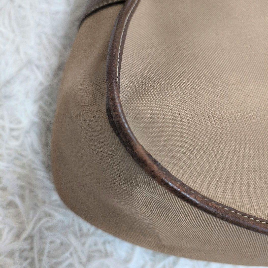 美品 A4可✨️ハンティングワールド サファリトゥデイ メッセンジャーバッグ