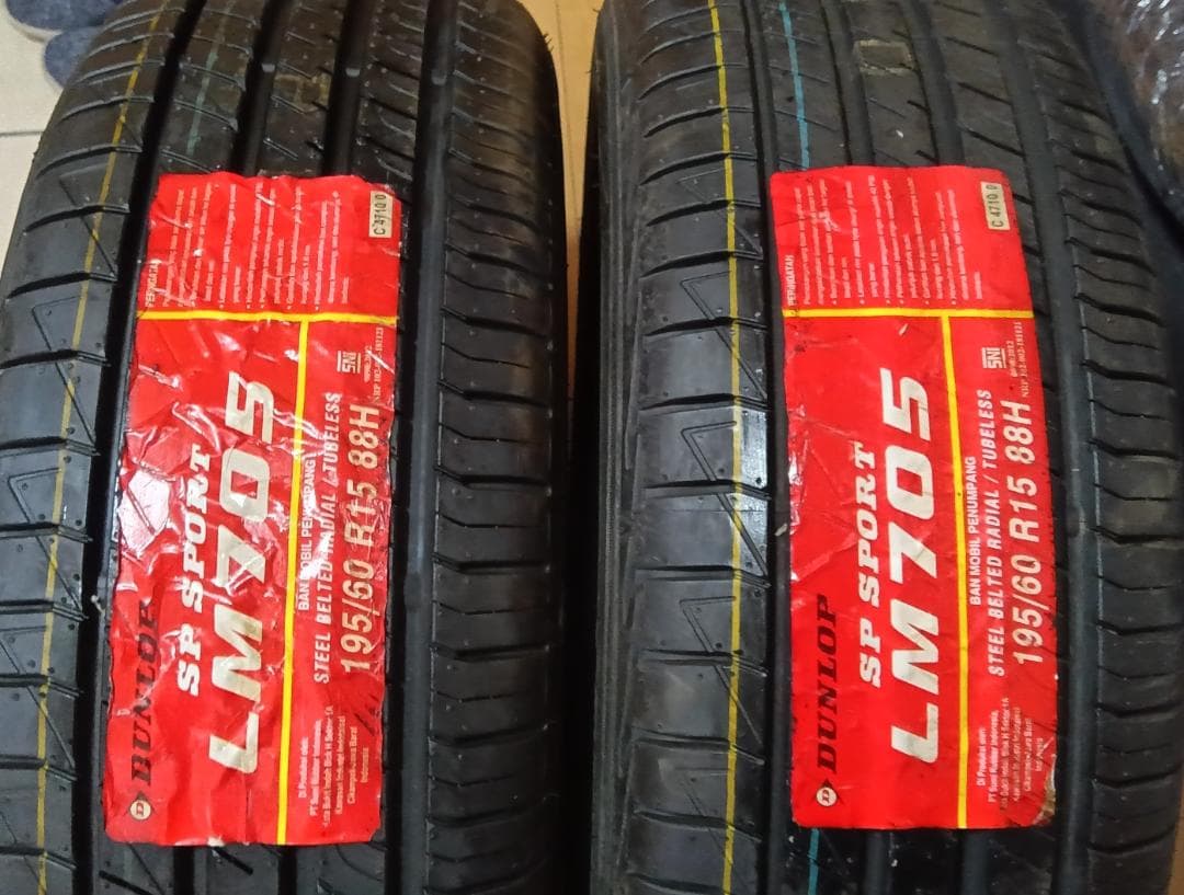 送料含その①2本未使用ダンロップSPスポーツLM705　195/60R15