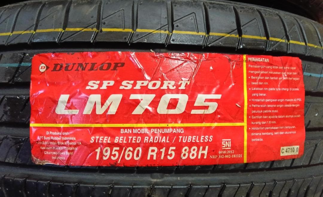 送料含その①2本未使用ダンロップSPスポーツLM705　195/60R15