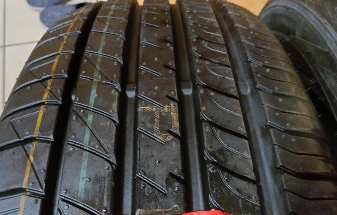送料含その①2本未使用ダンロップSPスポーツLM705　195/60R15