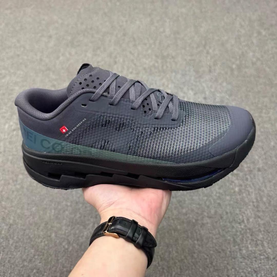 靴 On x BEAMS x REI Co-op Cloudultra 3