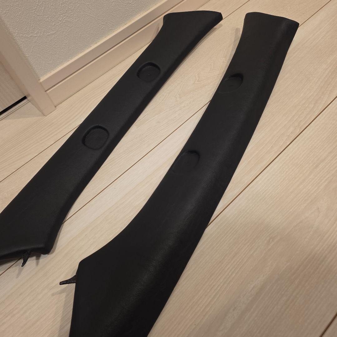 パピコ様　　　200系　ハイエース Aピラー　ブラックレザー調