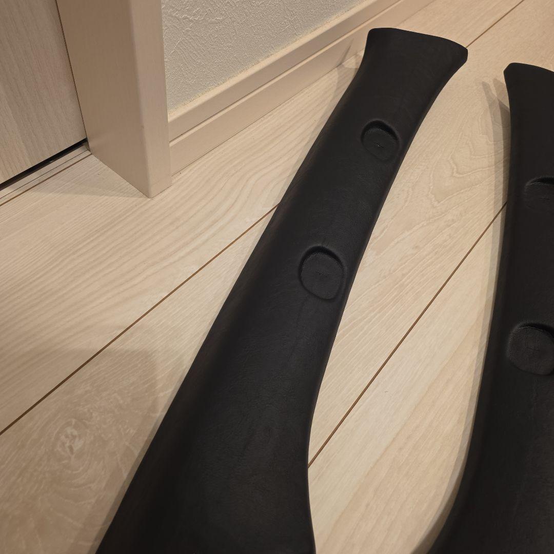 パピコ様　　　200系　ハイエース Aピラー　ブラックレザー調