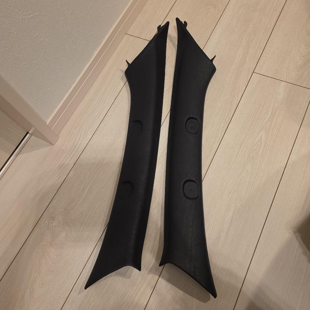 パピコ様　　　200系　ハイエース Aピラー　ブラックレザー調