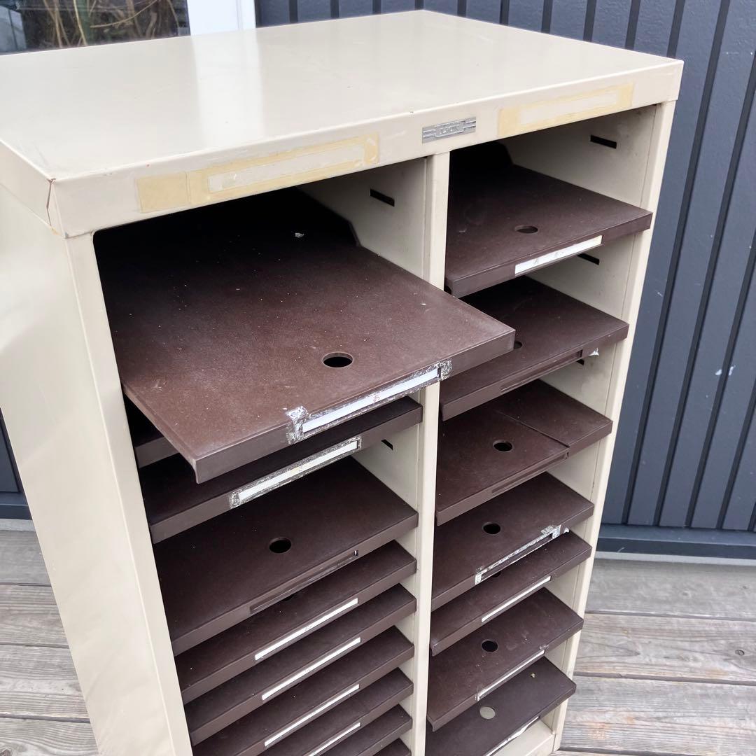 ① インダストリアル ライオン スチールキャビネット 書類入れ カルテケース