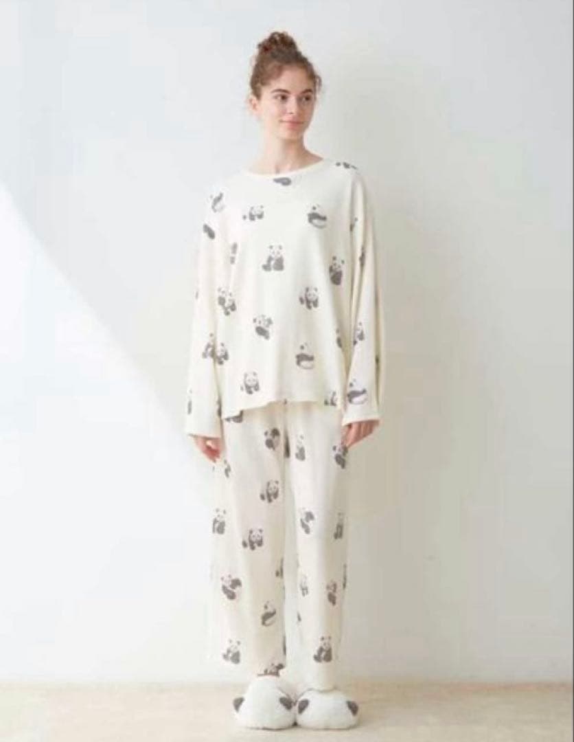 【新品タグ付き】ジェラートピケ　パンダ総柄プルオーバーロングパンツ上下セット