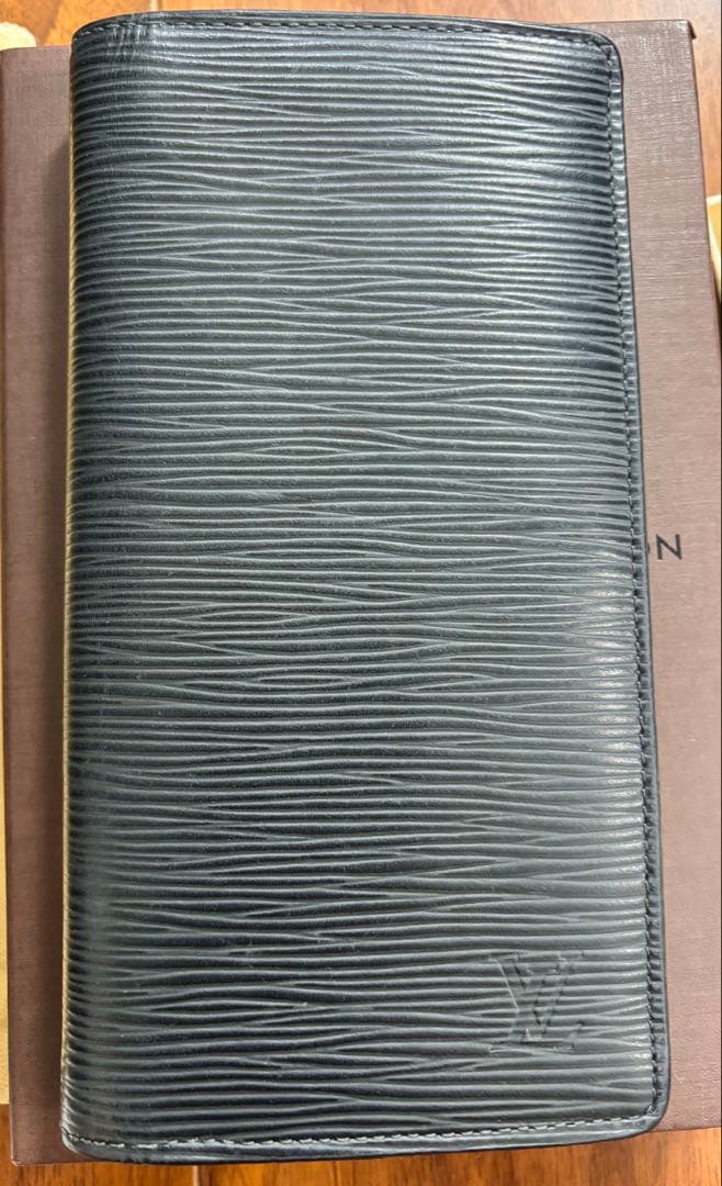 LOUIS VUITTON 長財布 エピ レザー　美品