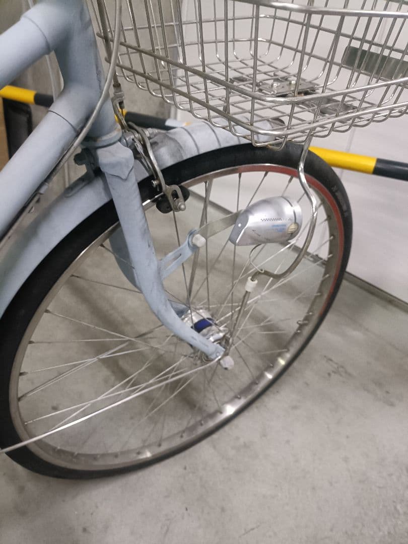 渋谷区）ブリヂストン自転車26インチ5段変速シティサイクル水色ステンレス前カゴ付