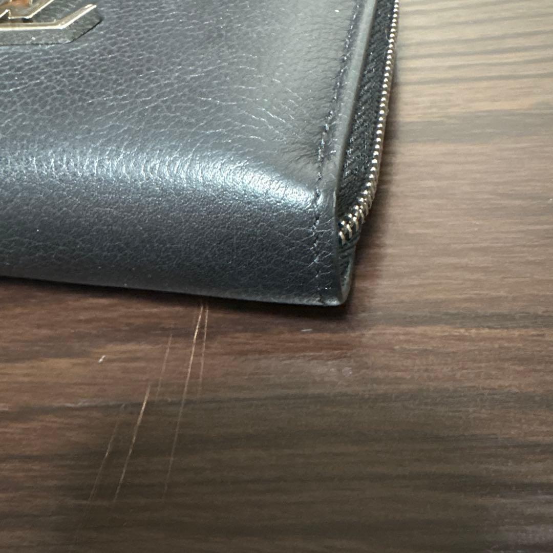 LOUIS VUITTONロックミージッピーパースケース