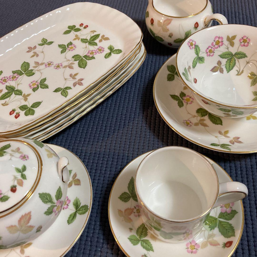 ウェッジウッド ワイルドストロベリー カップ&ソーサーまとめてセット