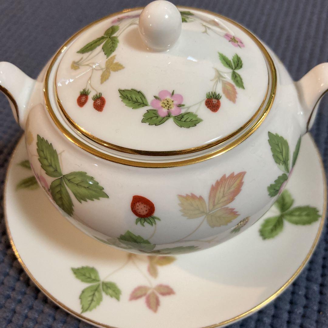 ウェッジウッド ワイルドストロベリー カップ&ソーサーまとめてセット