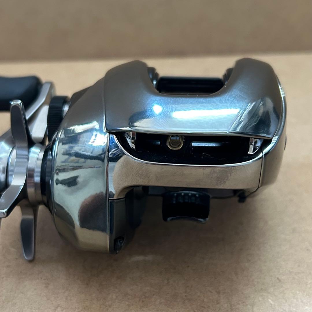 超美品 シマノ 25アンタレス 100HG 右ハンドル ベイトリール