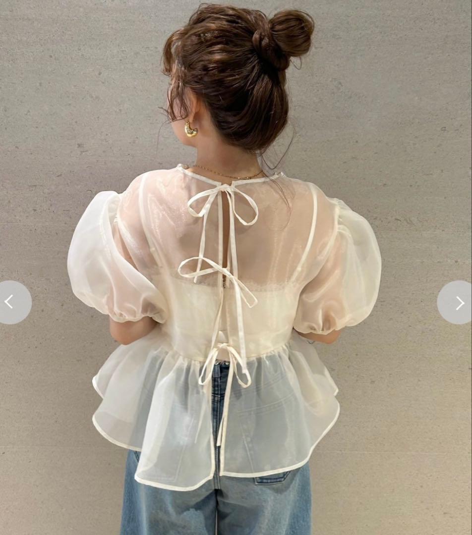 LILY BROWN ビジューオーガンペプラムトップス