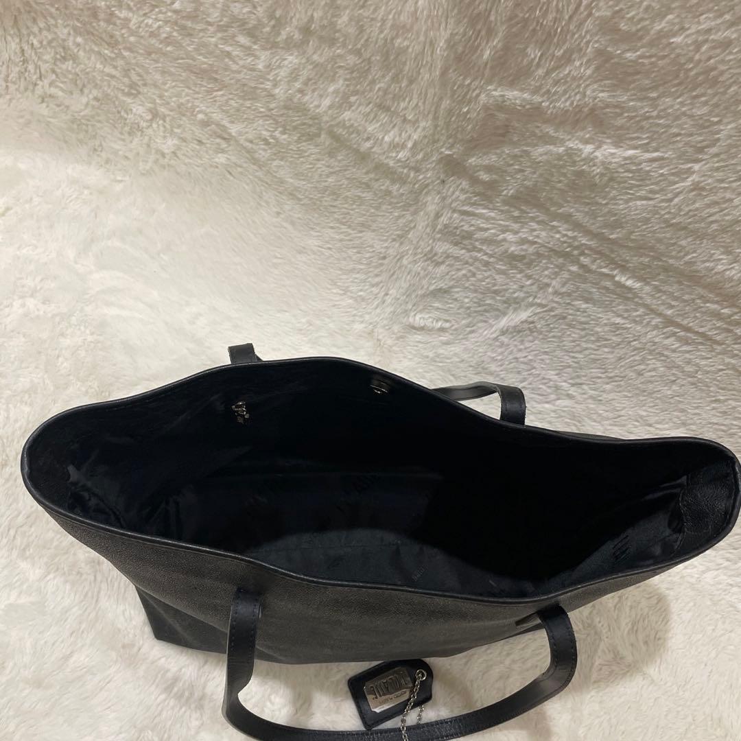 希少プリマクラッセ トートバッグ ブラック チャーム付き　世界地図柄