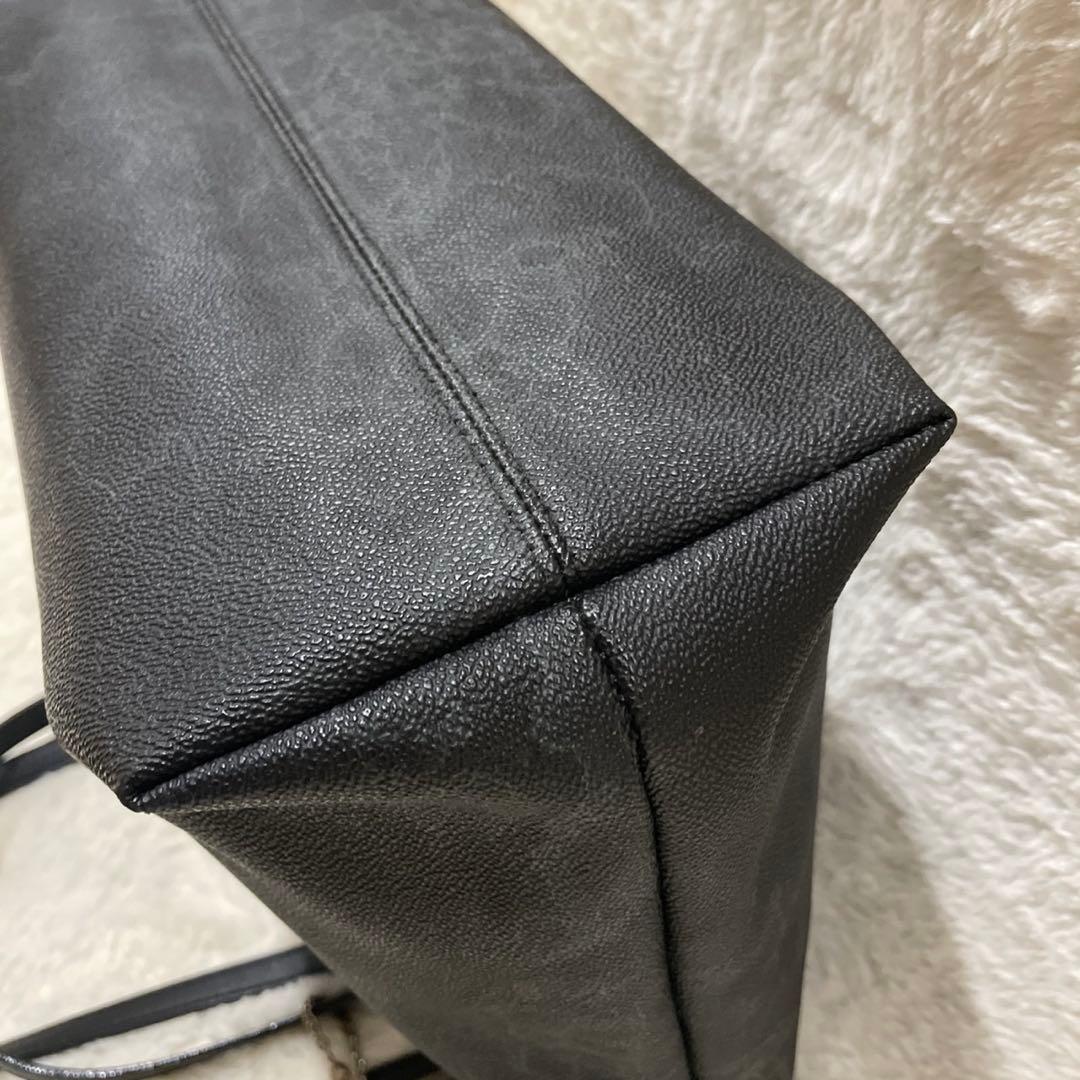 希少プリマクラッセ トートバッグ ブラック チャーム付き　世界地図柄