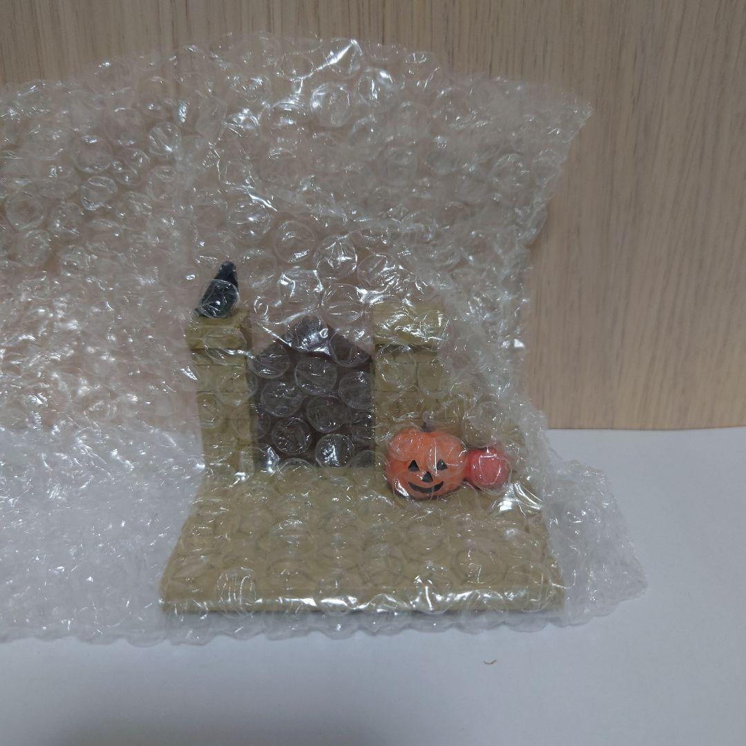 DECOLE　古びた門